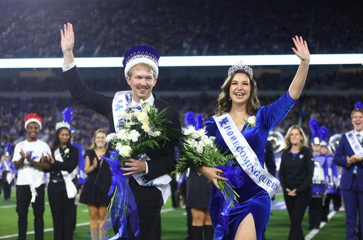 photo of homecoming queen and king